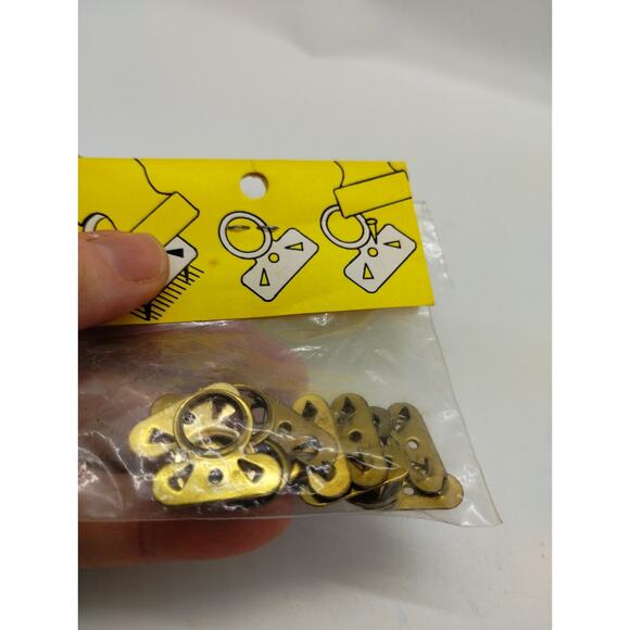 American Handicrafts Mini Plaque Hangers - 12 Count - Picture 3 of 5